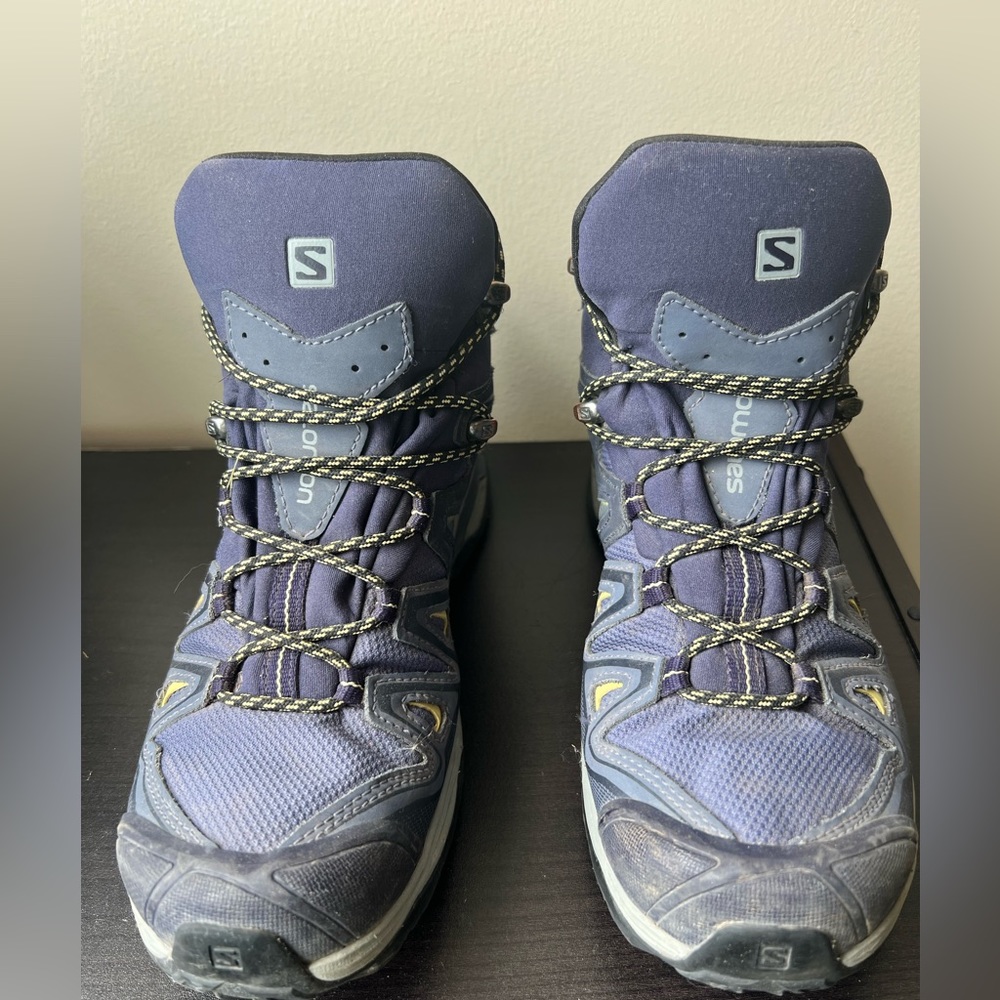 Salomon
X Ultra 3 Mid GTX Hiking Boots - Women's
Color: Crown Blue/Evening Blue